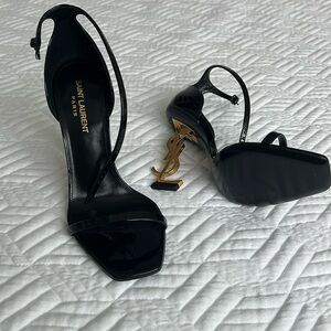 Yves Saint Laurent heels. Never worn. Do not have box